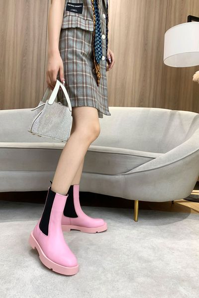new chelsea boots women's fashion martin boots designer luxury winter black and white leather boots (dust bag + box)
new chelsea boots women's fashion martin boots designer luxury winter black and white leather boots (dust bag + box)