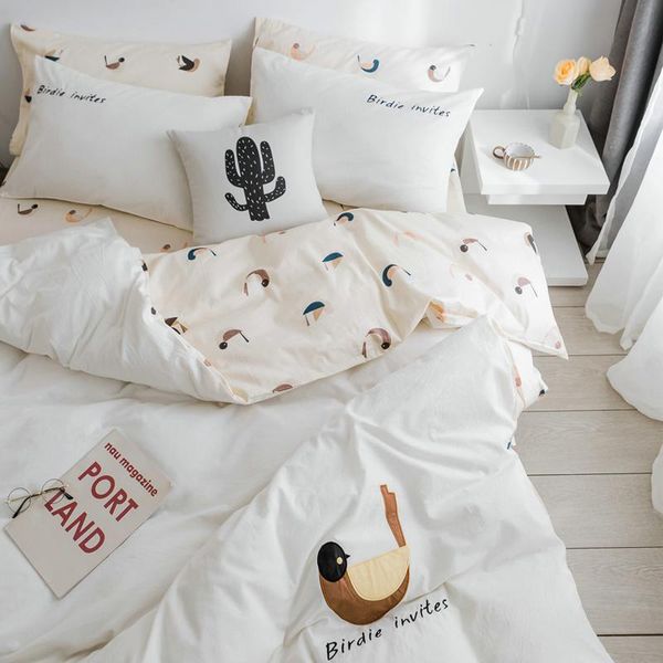 bedding sets simple european 100% cotton 3/4pc duvet cover set bedroom cartoon embroidered bedsheet combinetion home decoration
bedding sets simple european 100% cotton 3/4pc duvet cover set bedroom cartoon embroidered bedsheet combinetion home decoration