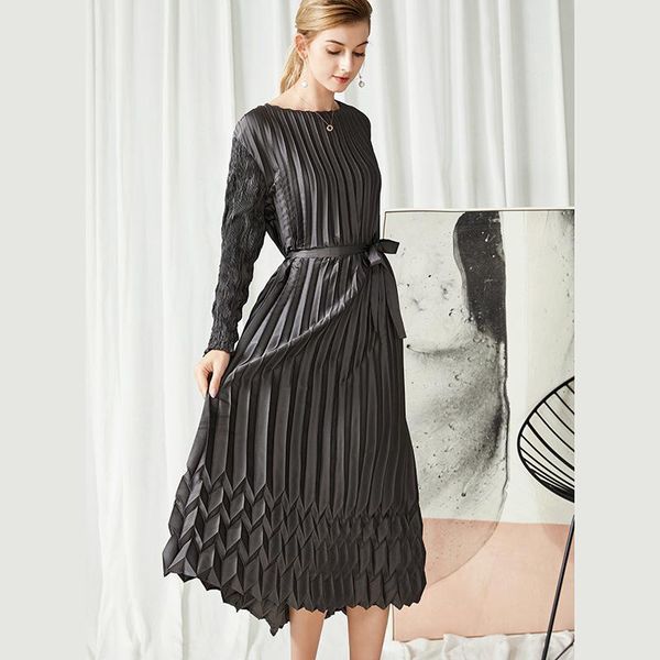 casual dresses miyake pleated round neck long sleeve dress female spring and autumn fairy hand lace, Black;gray
casual dresses miyake pleated round neck long sleeve dress female spring and autumn fairy hand lace, Black;gray