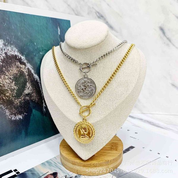 pendant necklac unexpected jewelry style, exaggerated personality, double-sided portrait, big round brand pendant, ot button fashion necklac, Silver
pendant necklac unexpected jewelry style, exaggerated personality, double-sided portrait, big round brand pendant, ot button fashion necklac, Silver