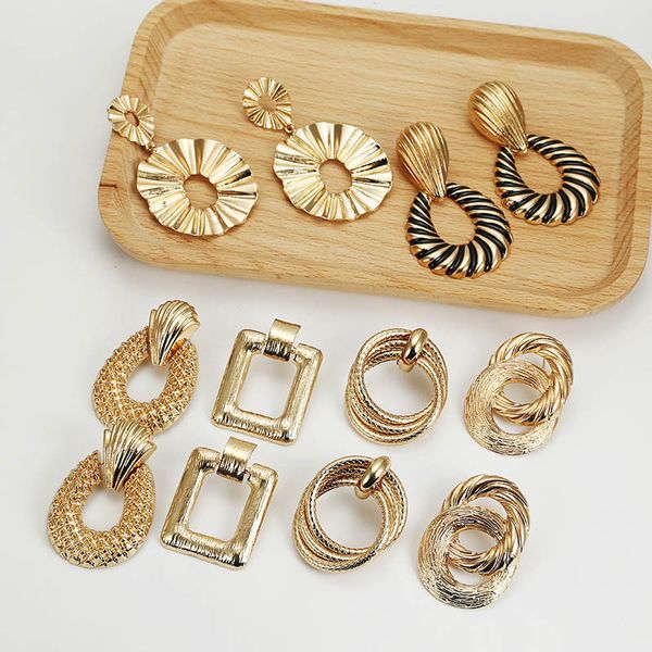 studs earrings 2021 fashion simple trend exaggerated alloy circle metal yiwu, Golden;silver
studs earrings 2021 fashion simple trend exaggerated alloy circle metal yiwu, Golden;silver