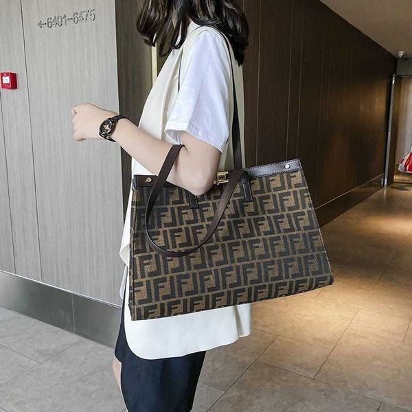 fashion temperament korean letter tote bag shopping versatile large capacity portable one shoulder schoolgirl hand handbag zly
fashion temperament korean letter tote bag shopping versatile large capacity portable one shoulder schoolgirl hand handbag zly