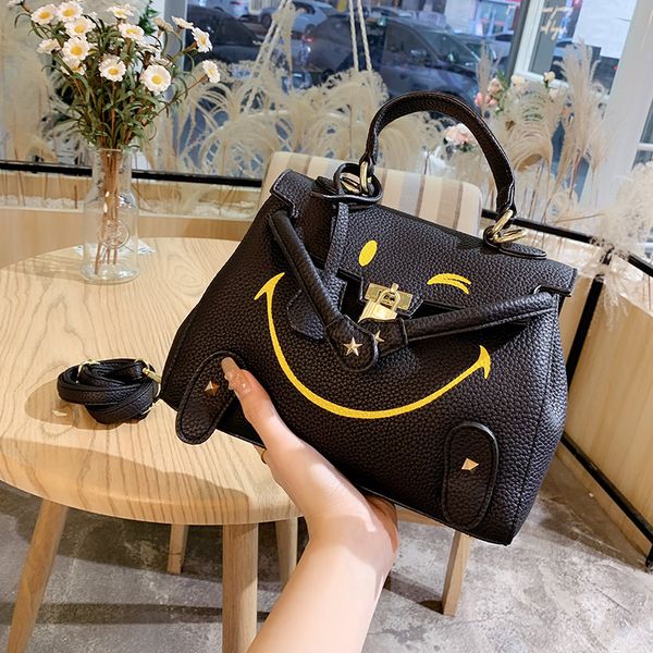 5a+ casual fashion bags ladies luxury designer quality platinum bag smiley crossbody shoulder handbag crocodile pattern cowhide material
5a+ casual fashion bags ladies luxury designer quality platinum bag smiley crossbody shoulder handbag crocodile pattern cowhide material