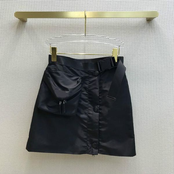 brand black mini luxury skirts women 2021 spring summer fashion runway large pocket sashes high waist bag a-line short skirt 
brand black mini luxury skirts women 2021 spring summer fashion runway large pocket sashes high waist bag a-line short skirt