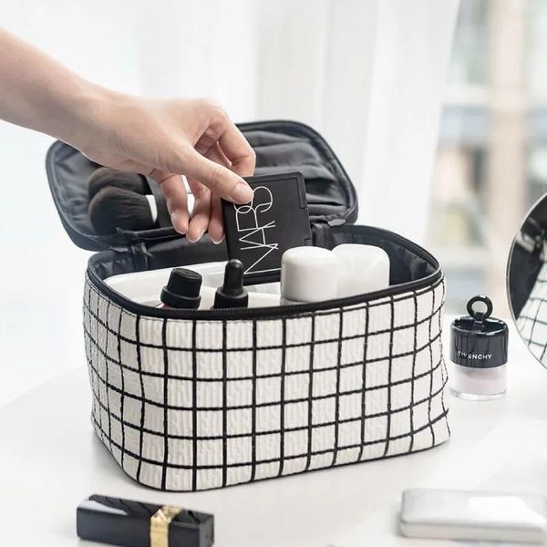 storage bags plaid makeup bag super fire style pu leather large capacity multifunctional travel portable cosmetics
storage bags plaid makeup bag super fire style pu leather large capacity multifunctional travel portable cosmetics