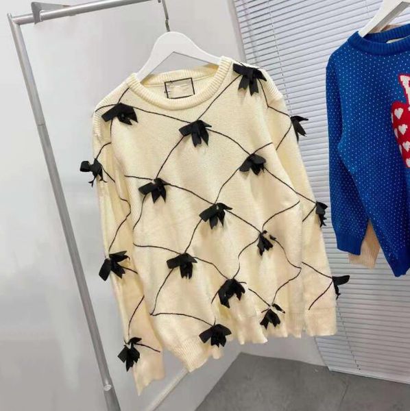 sweaters letterg agu brand cci designer girl-neck knit sweater i high set bow with black crystal, White;black
sweaters letterg agu brand cci designer girl-neck knit sweater i high set bow with black crystal, White;black