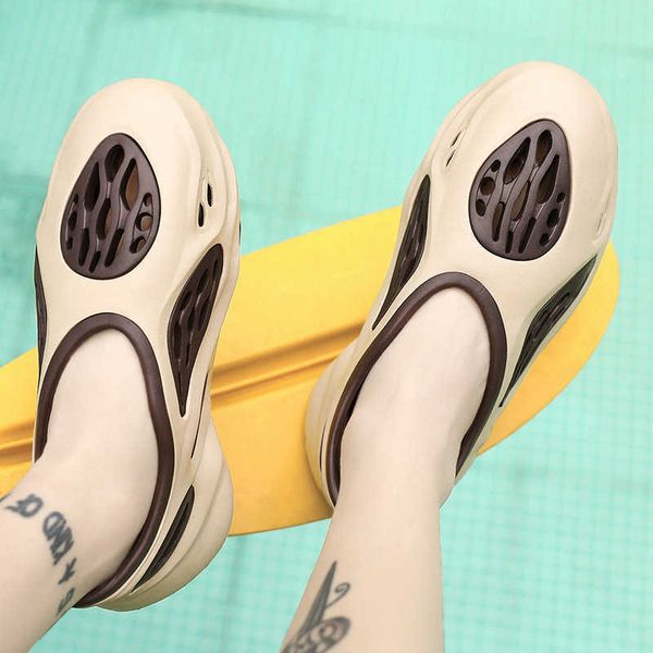 slippers men's 2021 summer new personalized leisure coconut hole shoes net red ins super fire beach sandal, Black
slippers men's 2021 summer new personalized leisure coconut hole shoes net red ins super fire beach sandal, Black