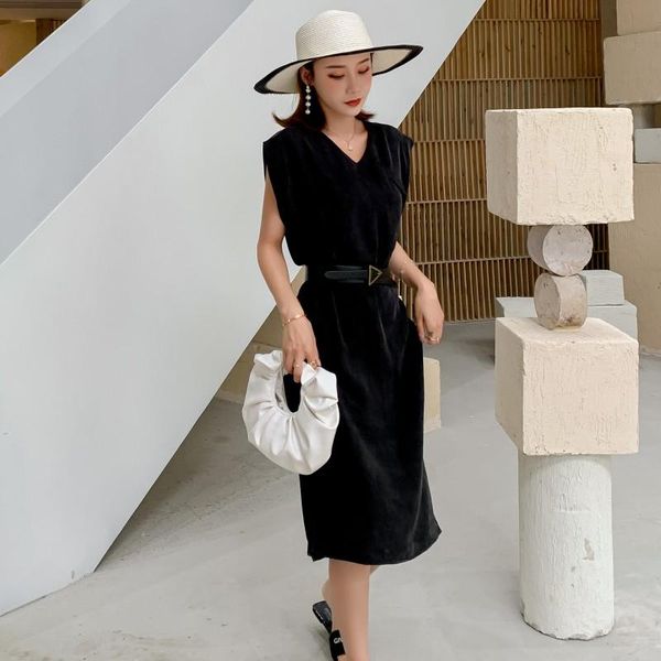 casual dresses 2021 black summer women dress sleeveless cupro rayon straps with v-neck long to carf normcore, Black;gray
casual dresses 2021 black summer women dress sleeveless cupro rayon straps with v-neck long to carf normcore, Black;gray