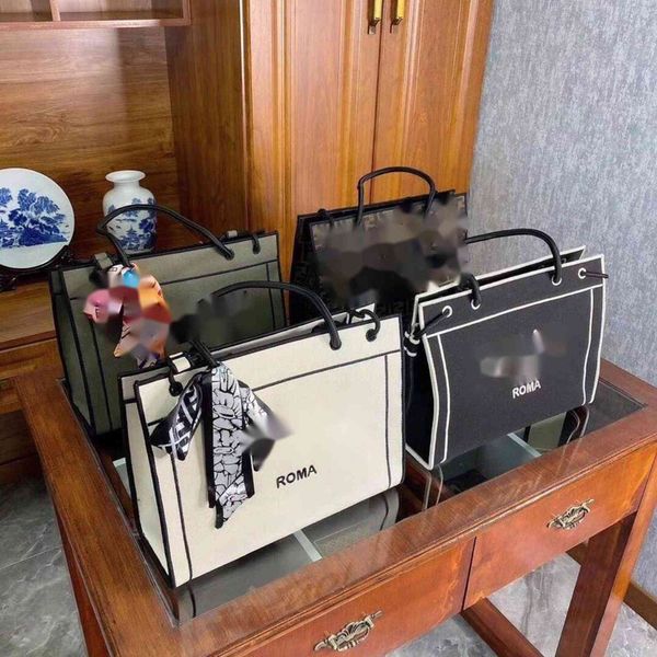 f family new fashion trend leisure canvas luggage women's shoulder hand travel bags shopping designer clutch classic with special print
f family new fashion trend leisure canvas luggage women's shoulder hand travel bags shopping designer clutch classic with special print