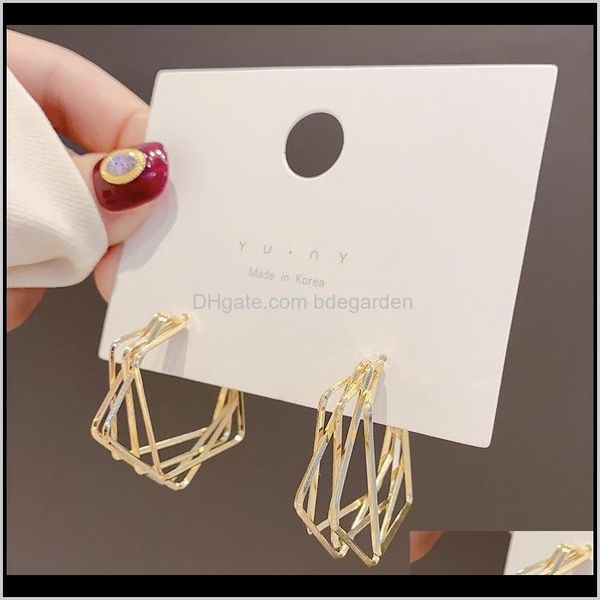 & hie drop delivery 2021 multilayer geometric hoop earrings for women gold color irregular metal square earring wedding fashion jewelry pend, Golden;silver
& hie drop delivery 2021 multilayer geometric hoop earrings for women gold color irregular metal square earring wedding fashion jewelry pend, Golden;silver