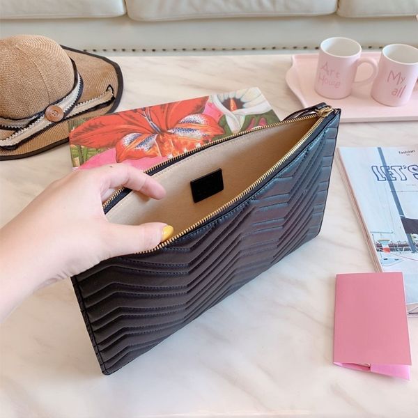 5a designer luxury hands purses lady backpack fashion canvas woman wallets crossbody tote bag walle with box
5a designer luxury hands purses lady backpack fashion canvas woman wallets crossbody tote bag walle with box