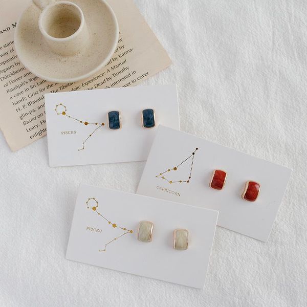 stud 2021 fashion metal c-shaped vintage enamel small earrings blue white red drop oil lady geometric round female jewelry, Golden;silver
stud 2021 fashion metal c-shaped vintage enamel small earrings blue white red drop oil lady geometric round female jewelry, Golden;silver
