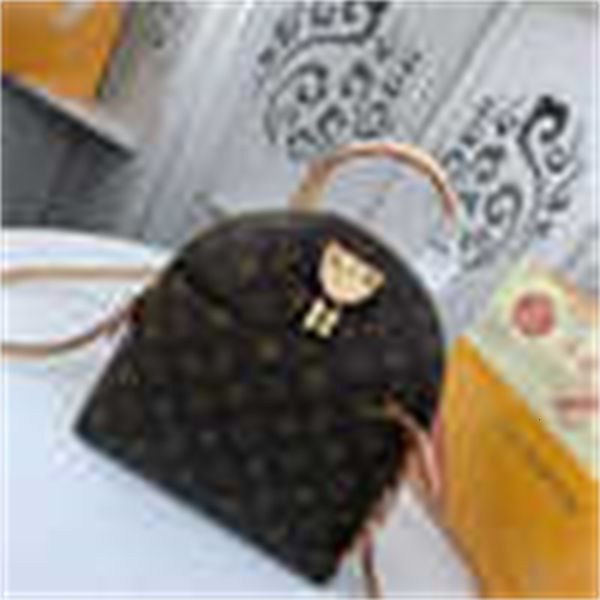 bags m44677 female bag new large-capacity fashion functional backpacks fashion shows oxidized leather business totes
bags m44677 female bag new large-capacity fashion functional backpacks fashion shows oxidized leather business totes
