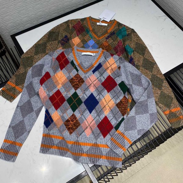 women's sweaters 100% goat cashmere sweater retro-argyle jacquard track design contrast color with low-necked female sp72, White;black
women's sweaters 100% goat cashmere sweater retro-argyle jacquard track design contrast color with low-necked female sp72, White;black
