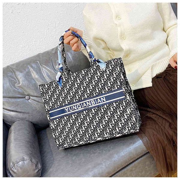 net red versatile portable small female version ins one shoulder student fashion foreign style large capacity
net red versatile portable small female version ins one shoulder student fashion foreign style large capacity