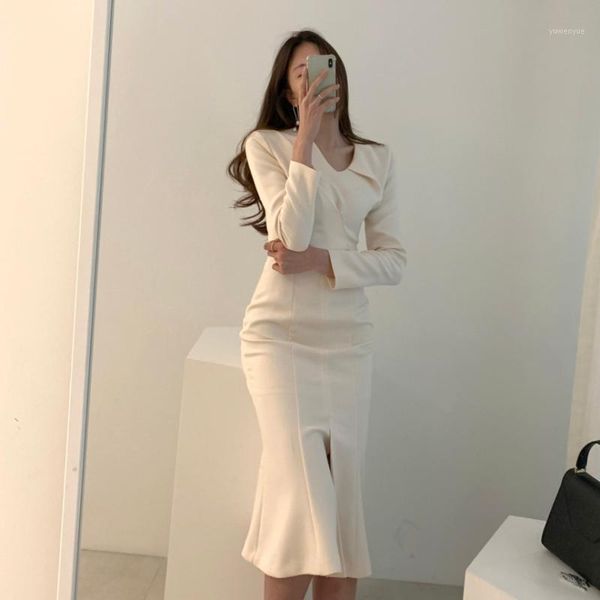 casual dresses 2021 autumn one piece bodycon women vintage v-neck ruffles mermaid dress elegant simple slim woman fit vestidos, Black;gray
casual dresses 2021 autumn one piece bodycon women vintage v-neck ruffles mermaid dress elegant simple slim woman fit vestidos, Black;gray