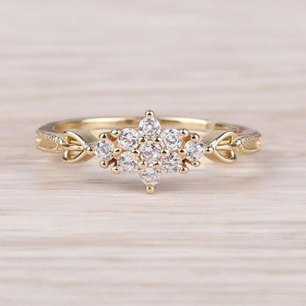 cluster rings bright super flashing snowflake opening adjustable ring korean wave exquisite light luxury charm women silver jewelry, Golden;silver
cluster rings bright super flashing snowflake opening adjustable ring korean wave exquisite light luxury charm women silver jewelry, Golden;silver
