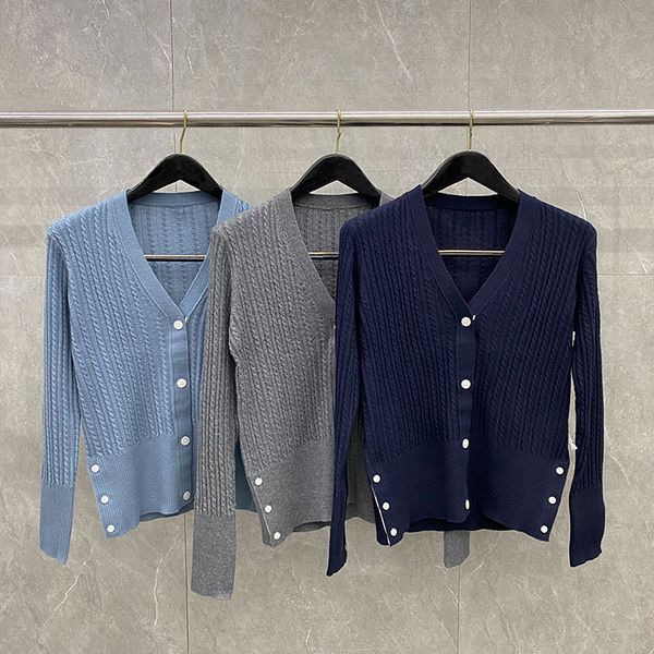 autumn women's color twist wool cardigan button slit college style v-neck knitted jacket new trend, White
autumn women's color twist wool cardigan button slit college style v-neck knitted jacket new trend, White