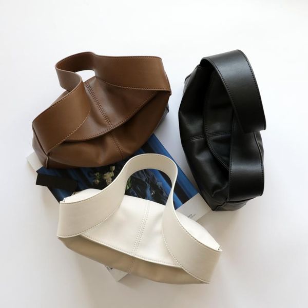 large cowhide women's 2021 brand new fashion niche wide strap single shoulder underarm bag
large cowhide women's 2021 brand new fashion niche wide strap single shoulder underarm bag