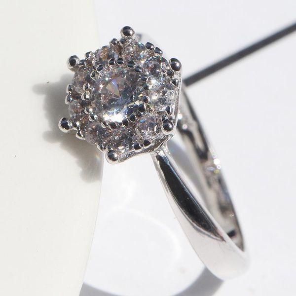 cluster rings fashion hexagonal flower original design lady's ring embedded with zircon engagement party jewelry gift, Golden;silver
cluster rings fashion hexagonal flower original design lady's ring embedded with zircon engagement party jewelry gift, Golden;silver