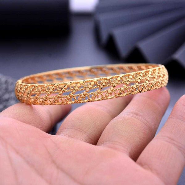 bangles 1pcs dubai 24k gold color bangles for women african bridal wedding jewelry gifts bracelet jewelley q0719, Black
bangles 1pcs dubai 24k gold color bangles for women african bridal wedding jewelry gifts bracelet jewelley q0719, Black