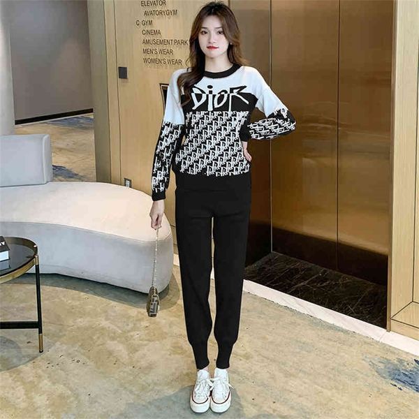 chao family autumn and winter new letter jacquard knitted sweater set two-piece round neck coat long sleeve trousers, White;black
chao family autumn and winter new letter jacquard knitted sweater set two-piece round neck coat long sleeve trousers, White;black