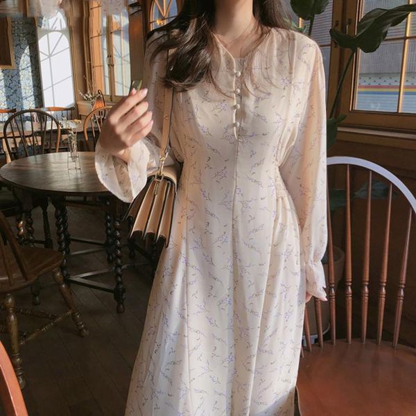 casual dresses 2021 spring summer women dress printed floral elegant puff sleeve v-neck elastic waist high female chiffon, Black;gray
casual dresses 2021 spring summer women dress printed floral elegant puff sleeve v-neck elastic waist high female chiffon, Black;gray