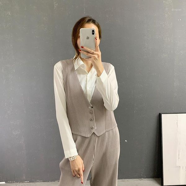 women's pants & capris miyake pleated casual suit 2021 fall loose large size folda thick fabric and vest thin fashion woman clothing, Black;white
women's pants & capris miyake pleated casual suit 2021 fall loose large size folda thick fabric and vest thin fashion woman clothing, Black;white