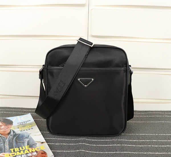 p 002new bag space to meet daily necessities lightweight fabrics soft and comfortable necessities for men and women
p 002new bag space to meet daily necessities lightweight fabrics soft and comfortable necessities for men and women