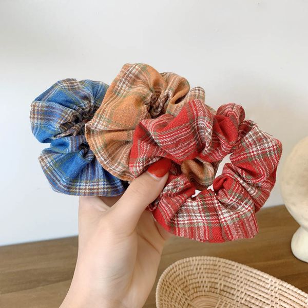 1 simple piece multicolored scrunchie elasticity band for women girls trellice sport ring headwear hair accessories, Golden;white
1 simple piece multicolored scrunchie elasticity band for women girls trellice sport ring headwear hair accessories, Golden;white