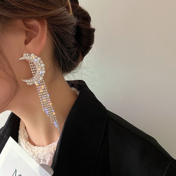 925 silver needle inlaid diamond pearl earrings fashion long style tassel geometric earrings fashion simple versatile earrings
925 silver needle inlaid diamond pearl earrings fashion long style tassel geometric earrings fashion simple versatile earrings