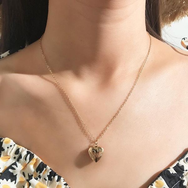 creative can be opened heart-shaped box pendant necklace charming rose pattern gold chain romantic women jewelry gift necklaces, Silver
creative can be opened heart-shaped box pendant necklace charming rose pattern gold chain romantic women jewelry gift necklaces, Silver