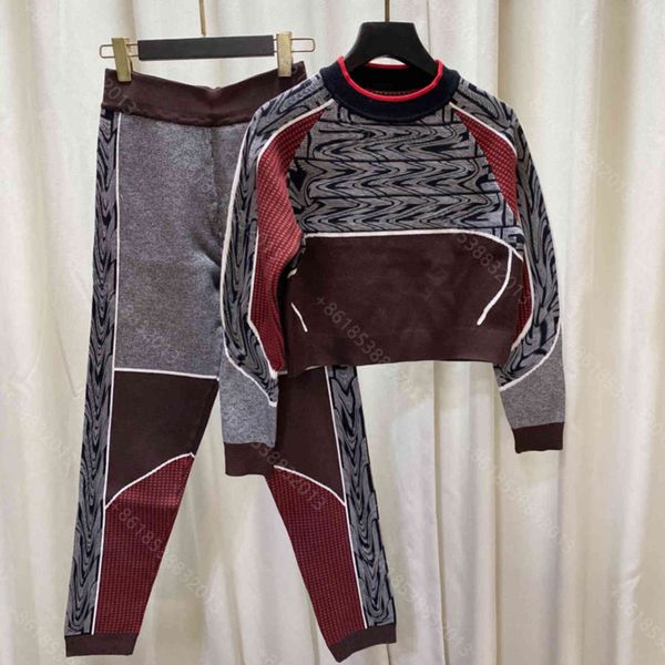 2021 designer legging yoga suit sweater hoodies pants 2 picee suit tech fleece knit for women wool knits sweaters double f letter logo brand, White
2021 designer legging yoga suit sweater hoodies pants 2 picee suit tech fleece knit for women wool knits sweaters double f letter logo brand, White