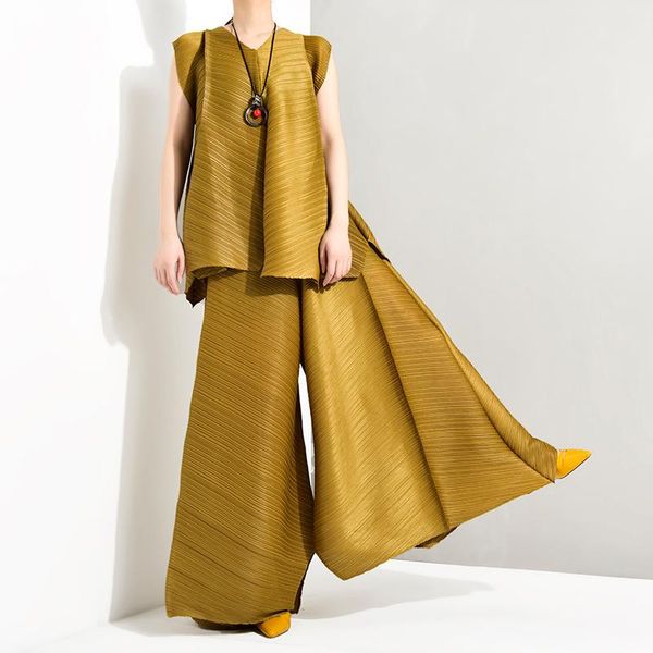 two piece dress 2021 summer fashion temperament women loose plus casual pleated sleeveless vest wide leg pants suit tc194, White
two piece dress 2021 summer fashion temperament women loose plus casual pleated sleeveless vest wide leg pants suit tc194, White