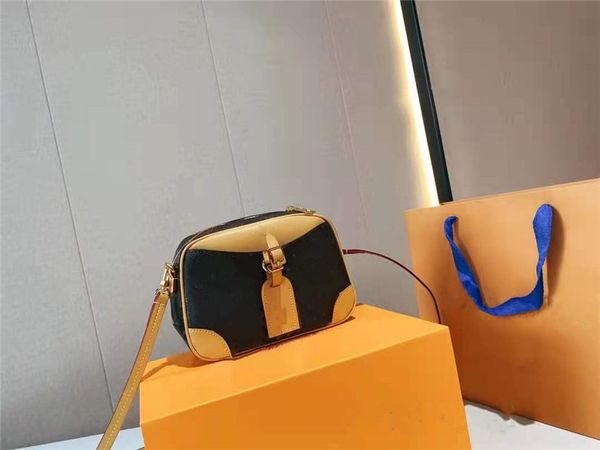 2021 the brand's latest underarm bag personality all-match diagonal single shoulder bags wallet compact and exquisite luxury designer
2021 the brand's latest underarm bag personality all-match diagonal single shoulder bags wallet compact and exquisite luxury designer
