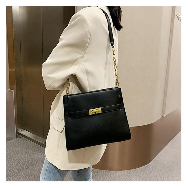 trendy designer shoulder bag for women chain handbags ladies wild large universal crossbody bags
trendy designer shoulder bag for women chain handbags ladies wild large universal crossbody bags
