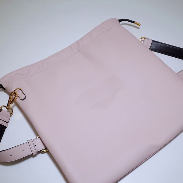 drawstring bucket bag handbag wallet fashion letter printing shoulder bags golden accessories adjustable detachable leather shoulders strap
drawstring bucket bag handbag wallet fashion letter printing shoulder bags golden accessories adjustable detachable leather shoulders strap