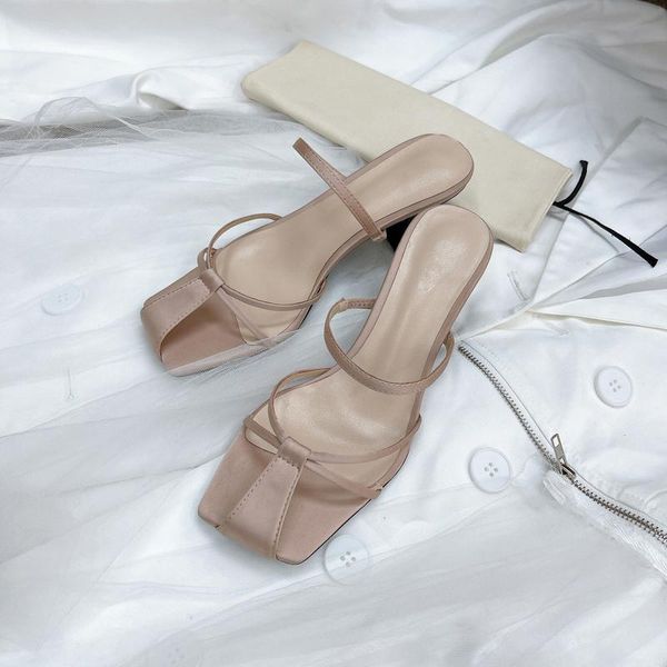dress shoes fashion ladies high heels 5.5cm real silk sandals exquisite and comfortable women genuine leather material pink, Black
dress shoes fashion ladies high heels 5.5cm real silk sandals exquisite and comfortable women genuine leather material pink, Black