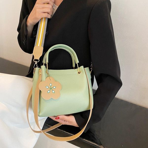 evening bags hight quality summer small fresh bag 2021 fashion portable bucket handbag flower shoulder messenger satchels
evening bags hight quality summer small fresh bag 2021 fashion portable bucket handbag flower shoulder messenger satchels