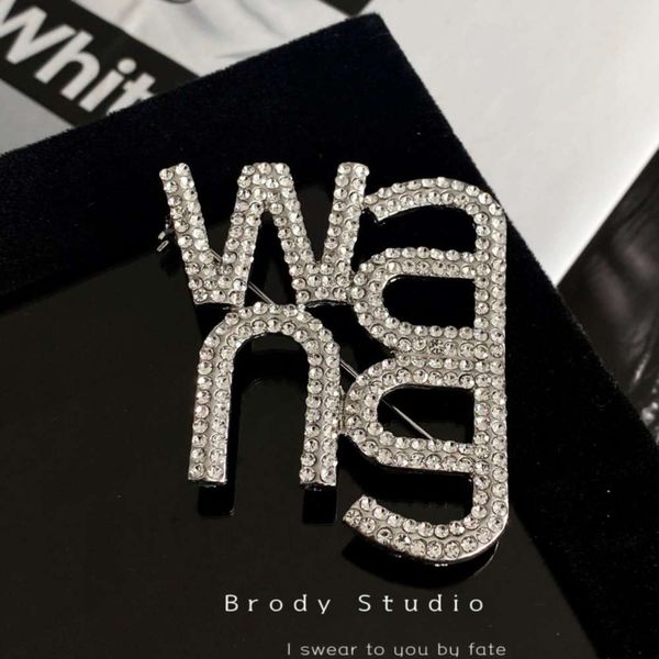 new full diamond letter brooch high grade luxury cool style women's fashion versatile personality accessories, Gray
new full diamond letter brooch high grade luxury cool style women's fashion versatile personality accessories, Gray