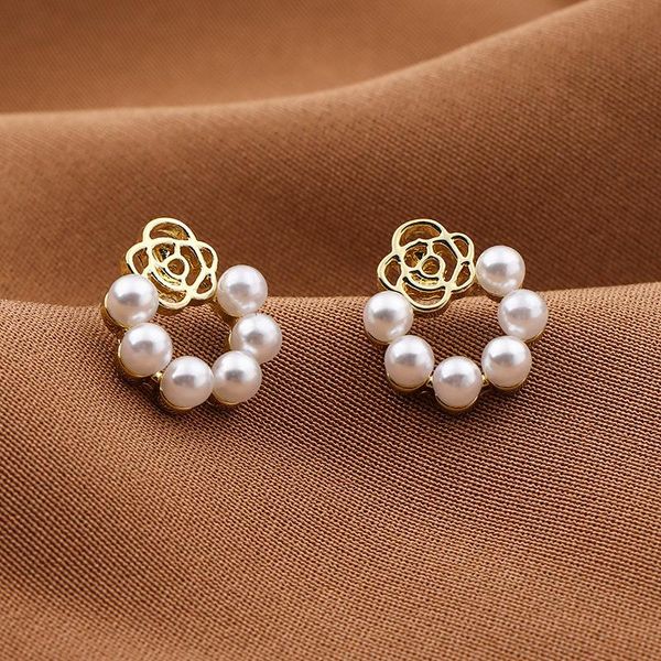stud exquisite rose round pearl dangle earrings for women 2021 simple fashion charm personality party jewelry gift accessories, Golden;silver
stud exquisite rose round pearl dangle earrings for women 2021 simple fashion charm personality party jewelry gift accessories, Golden;silver