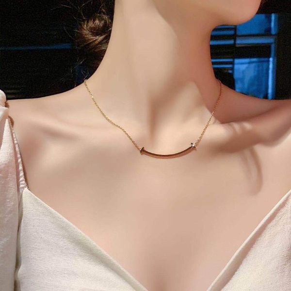 fashion jewelry metal clavicle smile necklace for ladies simple chain short accessories necklaces chokers, Golden;silver
fashion jewelry metal clavicle smile necklace for ladies simple chain short accessories necklaces chokers, Golden;silver