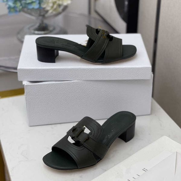 -designer 10 color hollow out flip flops suitable for wearing rubber sandals, wear- resistant slippers in summer indoor qc1207, Black
-designer 10 color hollow out flip flops suitable for wearing rubber sandals, wear- resistant slippers in summer indoor qc1207, Black