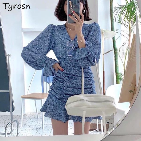 casual dresses women floral mini vintage elegant lady shirring folds designed long flare sleeve a-line v-neck sweet tender mujer slim, Black;gray
casual dresses women floral mini vintage elegant lady shirring folds designed long flare sleeve a-line v-neck sweet tender mujer slim, Black;gray