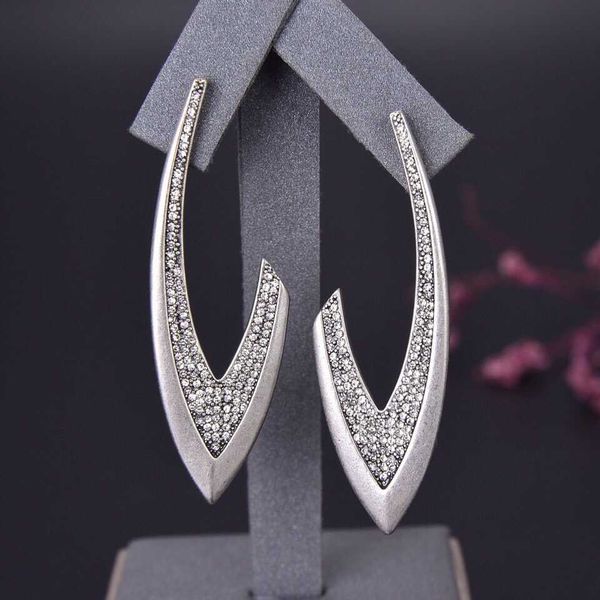 brands fashion jewelery woman crystal long stud earrings geisha dream catch party big moon design drop jewelry, Golden;silver
brands fashion jewelery woman crystal long stud earrings geisha dream catch party big moon design drop jewelry, Golden;silver