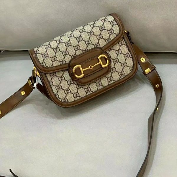 women luxurys designers handbag saddle 2021 retro fashion versatile simple one shoulder messenger bag printing trend
women luxurys designers handbag saddle 2021 retro fashion versatile simple one shoulder messenger bag printing trend
