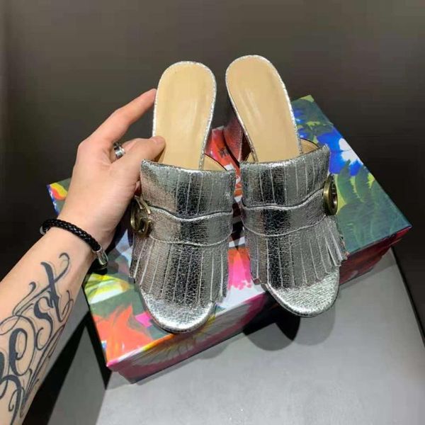 dress shoes 2021 big brand leather thick with single female retro square shallow mouth tassel buckle in high heels, Black
dress shoes 2021 big brand leather thick with single female retro square shallow mouth tassel buckle in high heels, Black