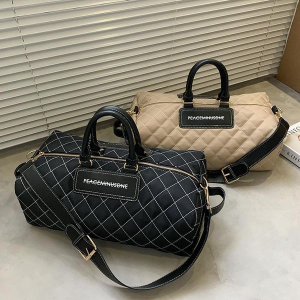 shoulder bags for designer high capacity women 2021 trend hand bag women's trending tote travel handbags pillow
shoulder bags for designer high capacity women 2021 trend hand bag women's trending tote travel handbags pillow