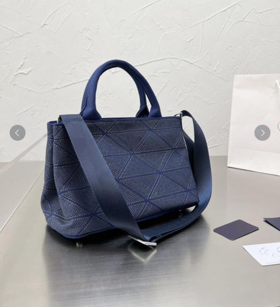 fashion letter print canvas large capacity totes women handbags shoulder bags for students lady big purses 28cm
fashion letter print canvas large capacity totes women handbags shoulder bags for students lady big purses 28cm