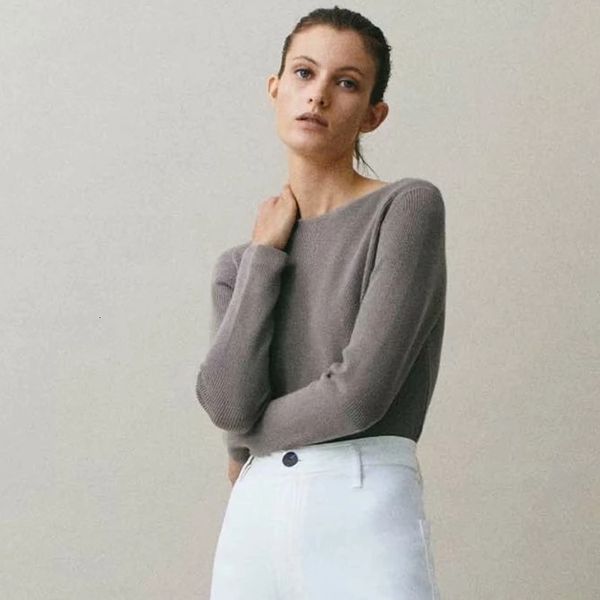 women's sweaters 2021 autumn around the neck nightgown office ladies fashion simple color solid sweater top, White;black
women's sweaters 2021 autumn around the neck nightgown office ladies fashion simple color solid sweater top, White;black